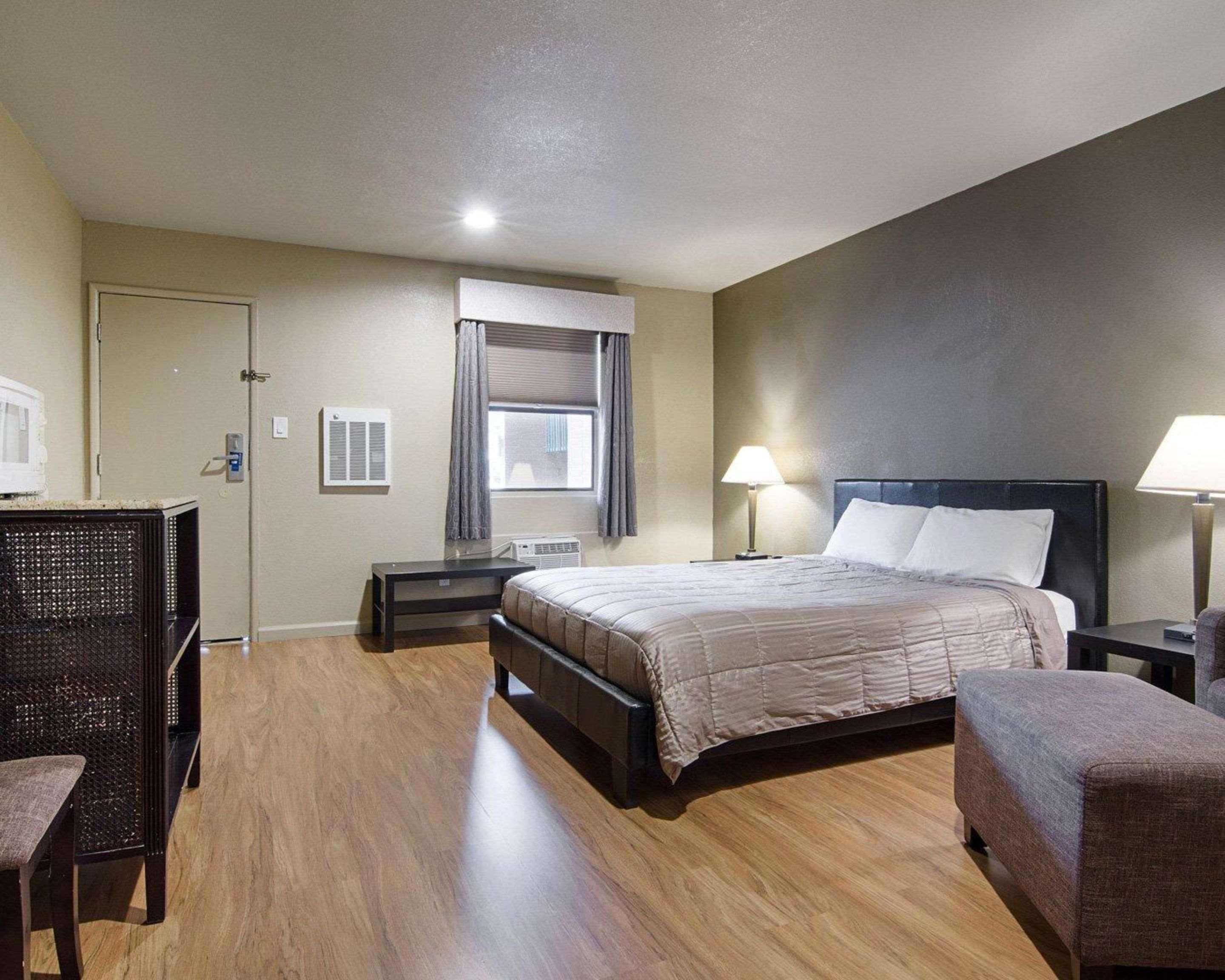Rodeway Inn Flagstaff East Route 66 Экстерьер фото